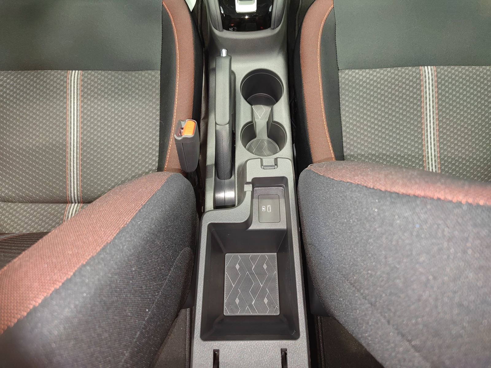 New 2025 Nissan Versa SR w/ Trunk Package FWD image 22