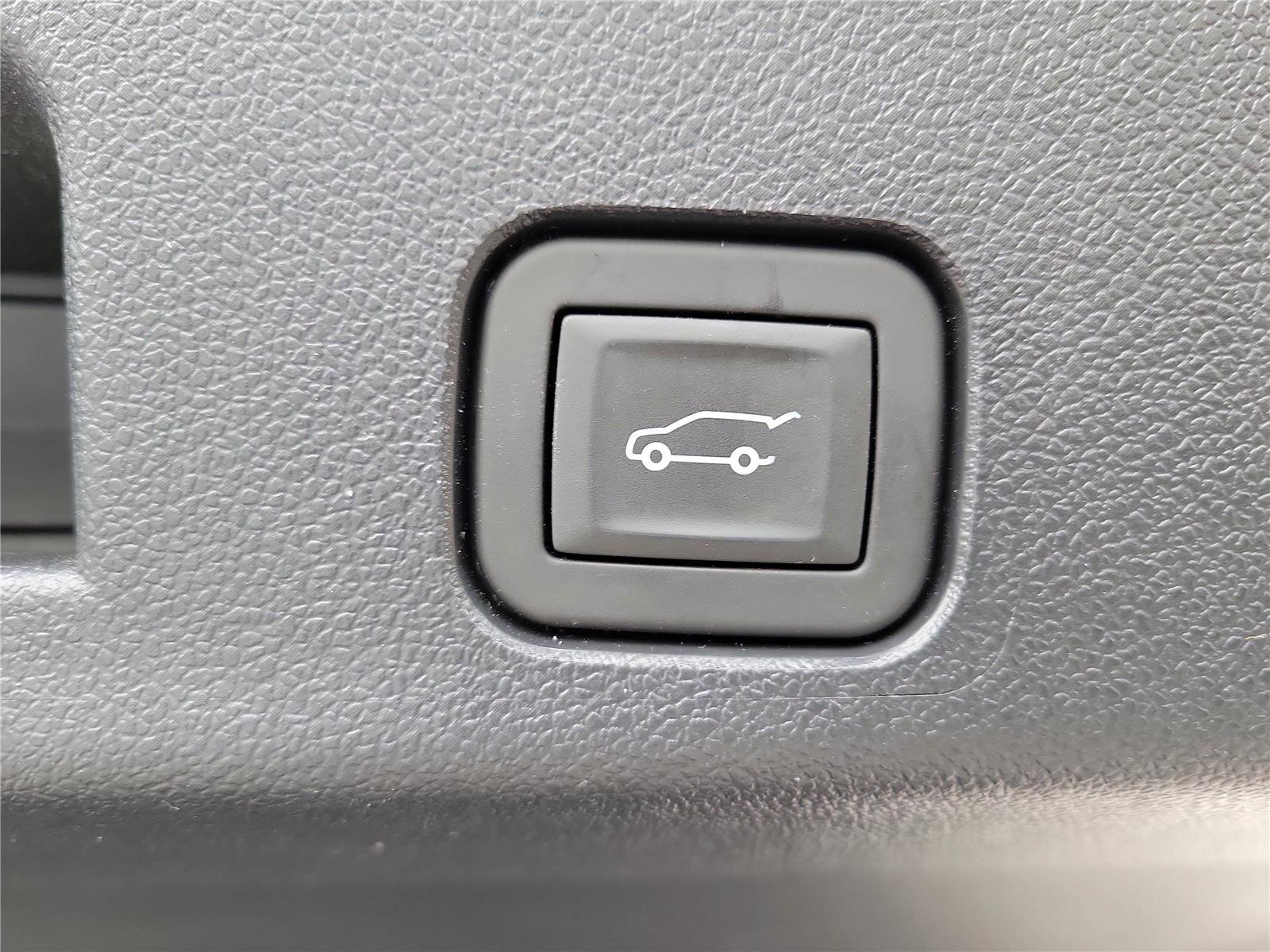 Used 2025 Chevrolet Traverse Z71 w/ Driver Confidence Package AWD/4WD image 9