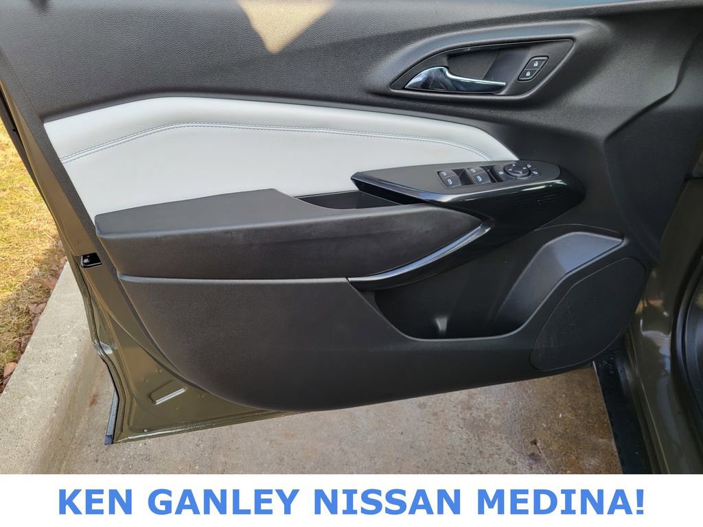 Used 2024 Chevrolet Trax LT image 37