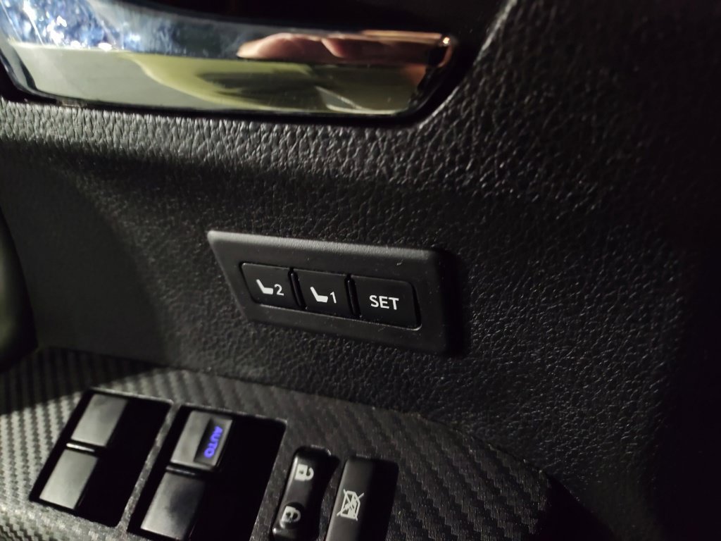 Used 2014 Toyota RAV4 Limited w/ Technology Package AWD/4WD image 8