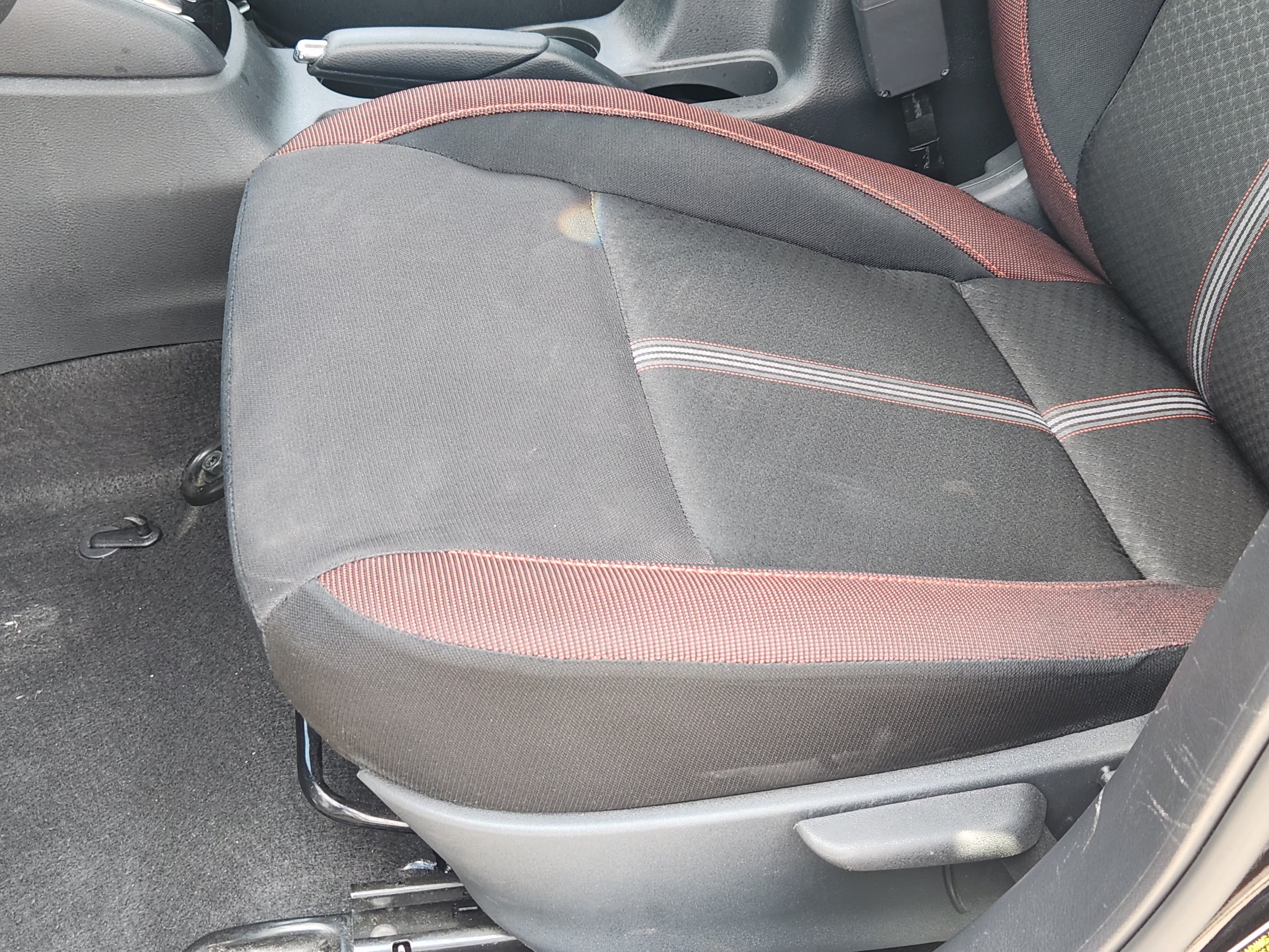 Used 2025 Nissan Versa SR w/ Trunk Package FWD image 25