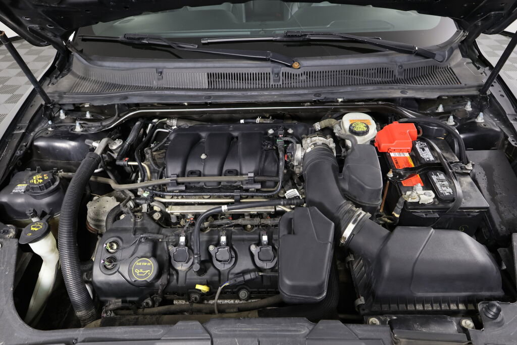 Used 2017 Ford Taurus SEL image 38