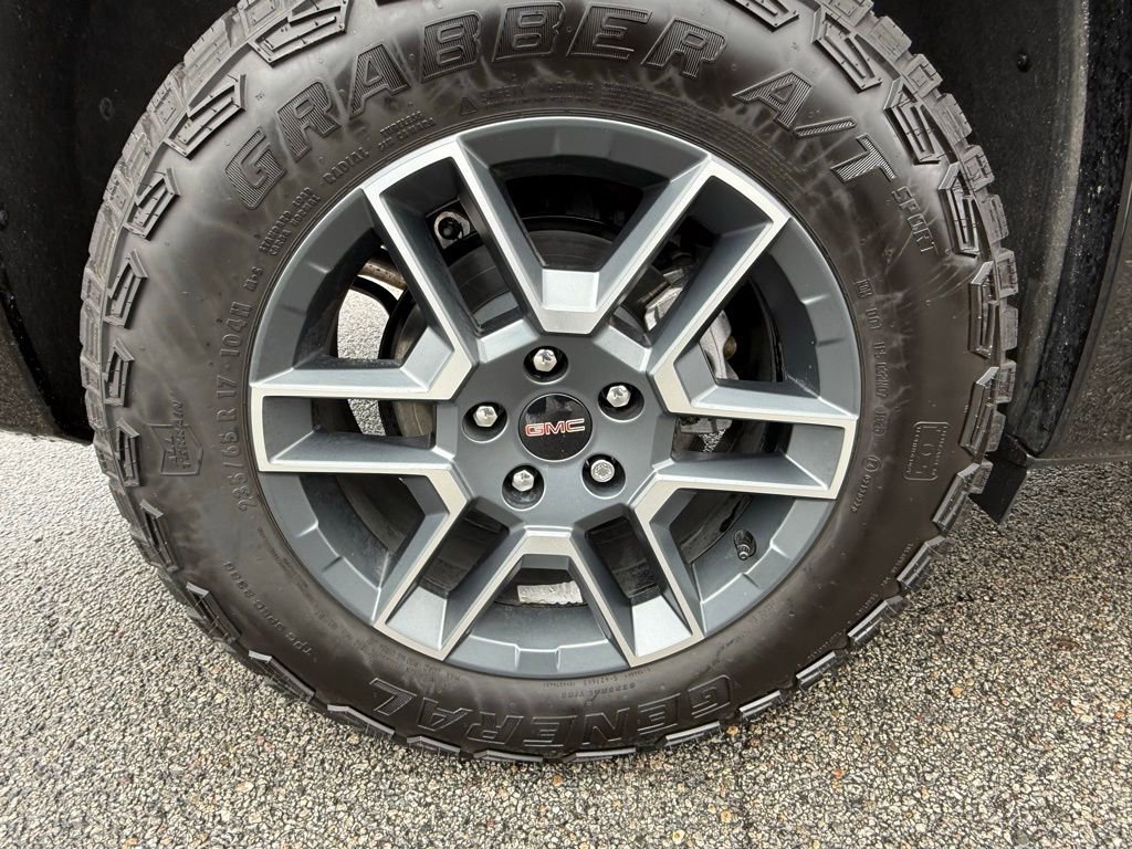 Used 2026 GMC Terrain AT4 w/ Convenience Package III image 32