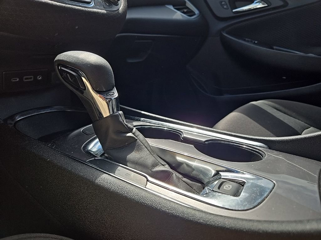 Used 2023 Chevrolet Malibu LT FWD image 19