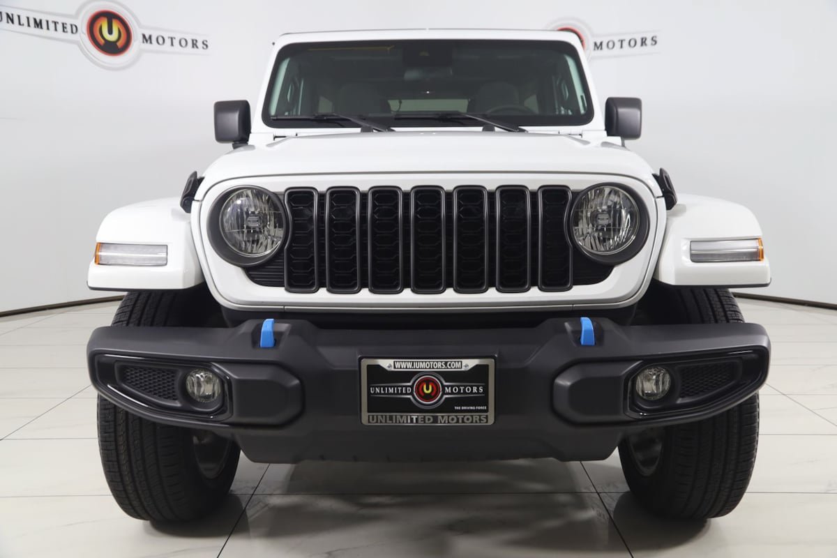 Used 2024 Jeep Wrangler Unlimited w/ Convenience Group AWD/4WD image 47