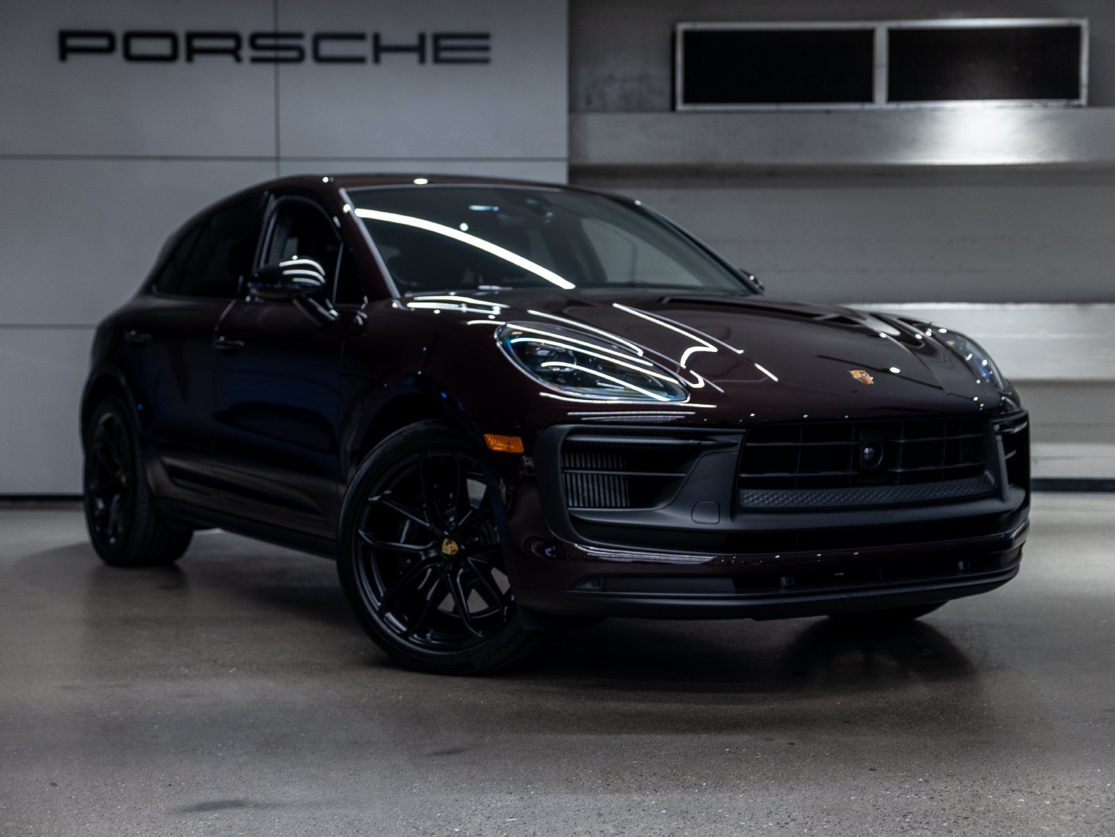 Certified 2024 Porsche Macan GTS AWD/4WD image 10