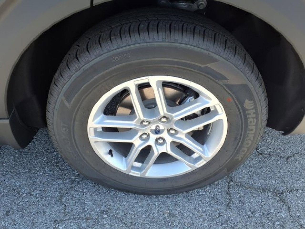 New 2025 Ford Explorer Active w/ Active Comfort Package image 4