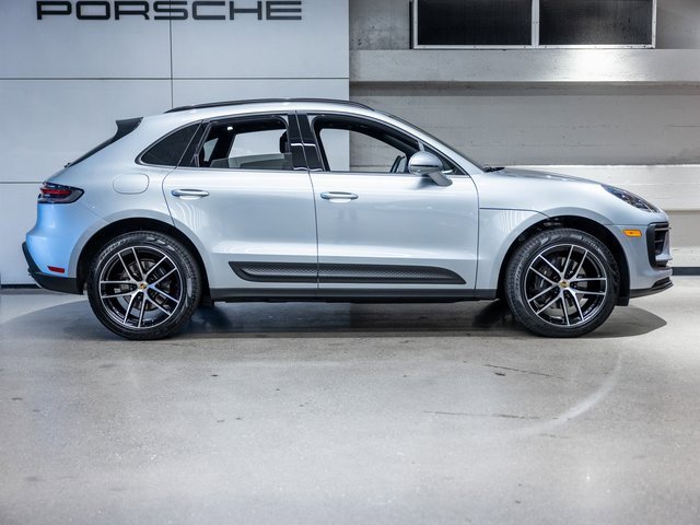 Certified 2025 Porsche Macan image 9