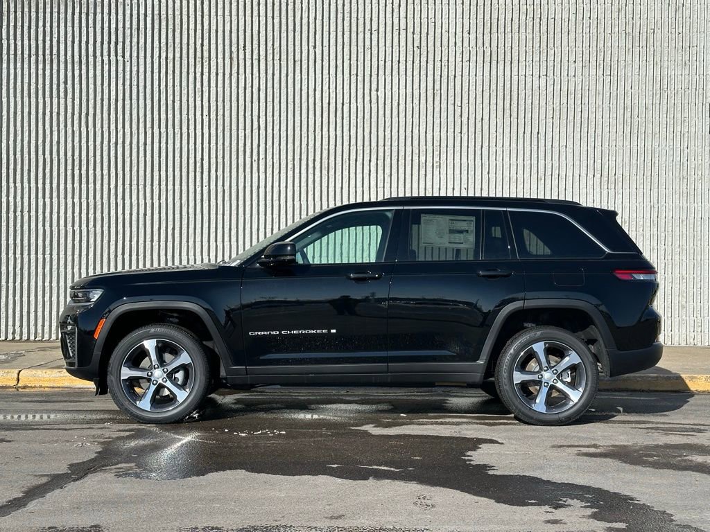 New 2026 Jeep Grand Cherokee Limited AWD/4WD image 2