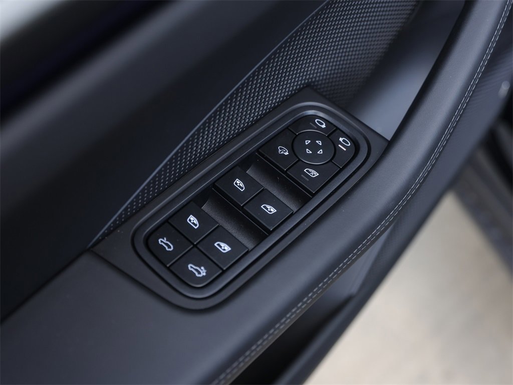 New 2025 Porsche Macan 4 Electric image 28