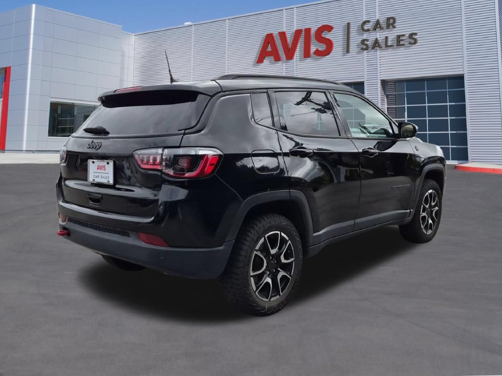 Used 2025 Jeep Compass Trailhawk AWD/4WD image 6