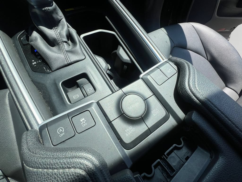 Used 2025 Toyota Grand Highlander AWD image 19