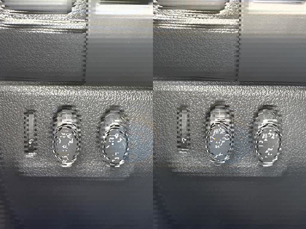 Used 2018 GMC Canyon SLT w/ Driver Alert Package image 18