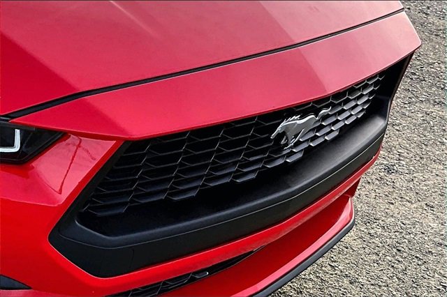 Used 2024 Ford Mustang Convertible image 29