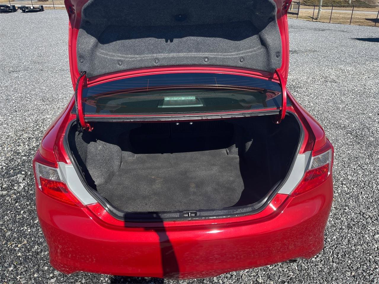 Used 2013 Toyota Camry SE image 12