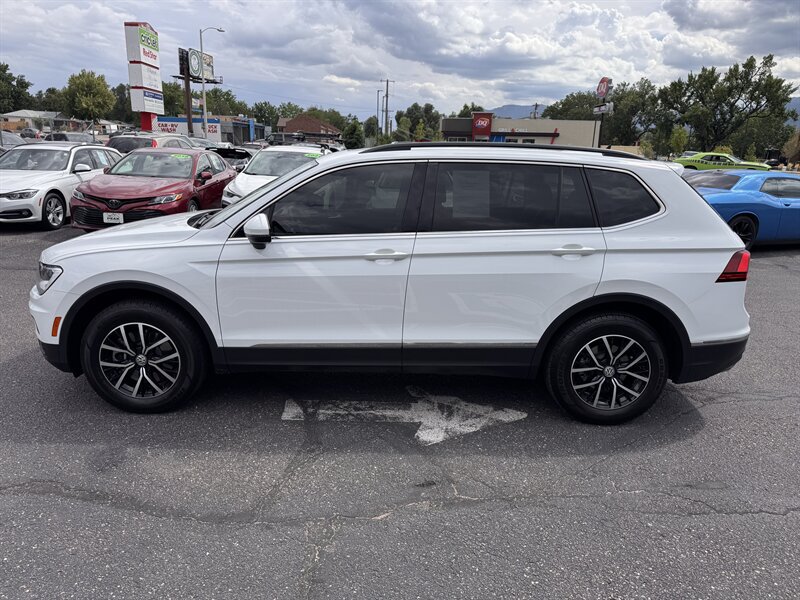Used 2021 Volkswagen Tiguan SE w/ Panoramic Sunroof Package AWD/4WD image 4
