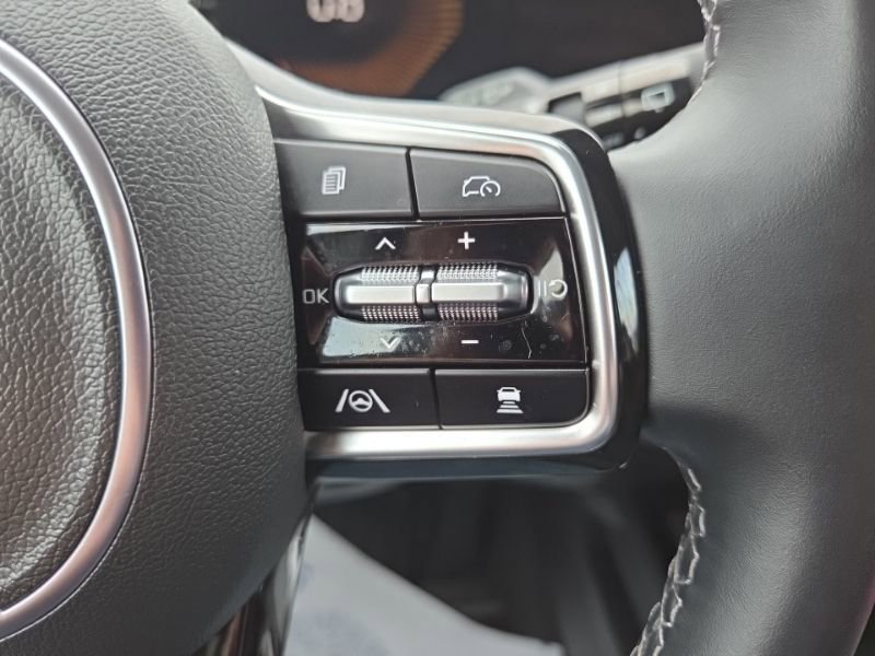 Used 2025 Kia Sorento S image 35