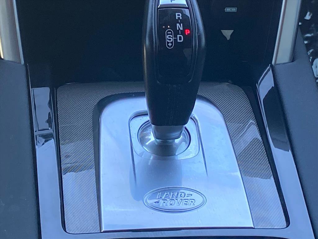 Used 2020 Land Rover Discovery Sport SE R-Dynamic image 9
