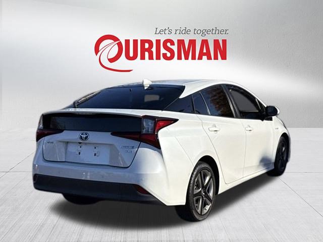 Used 2019 Toyota Prius XLE image 2