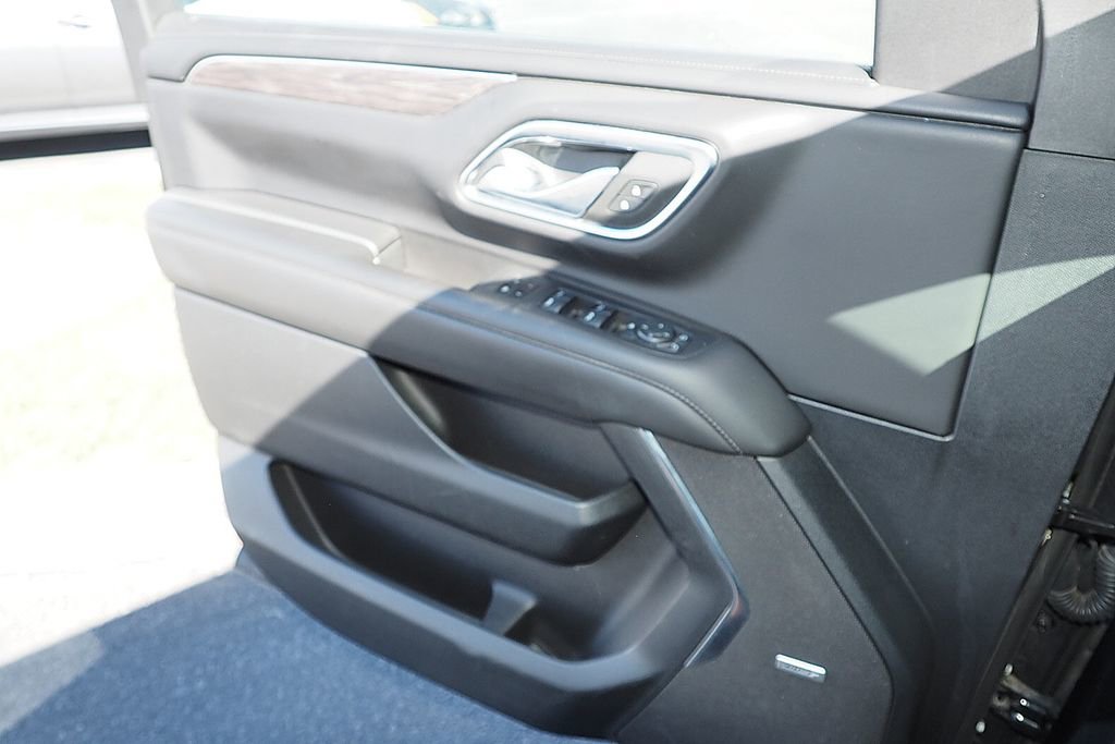 Used 2024 Chevrolet Tahoe LT AWD/4WD image 13