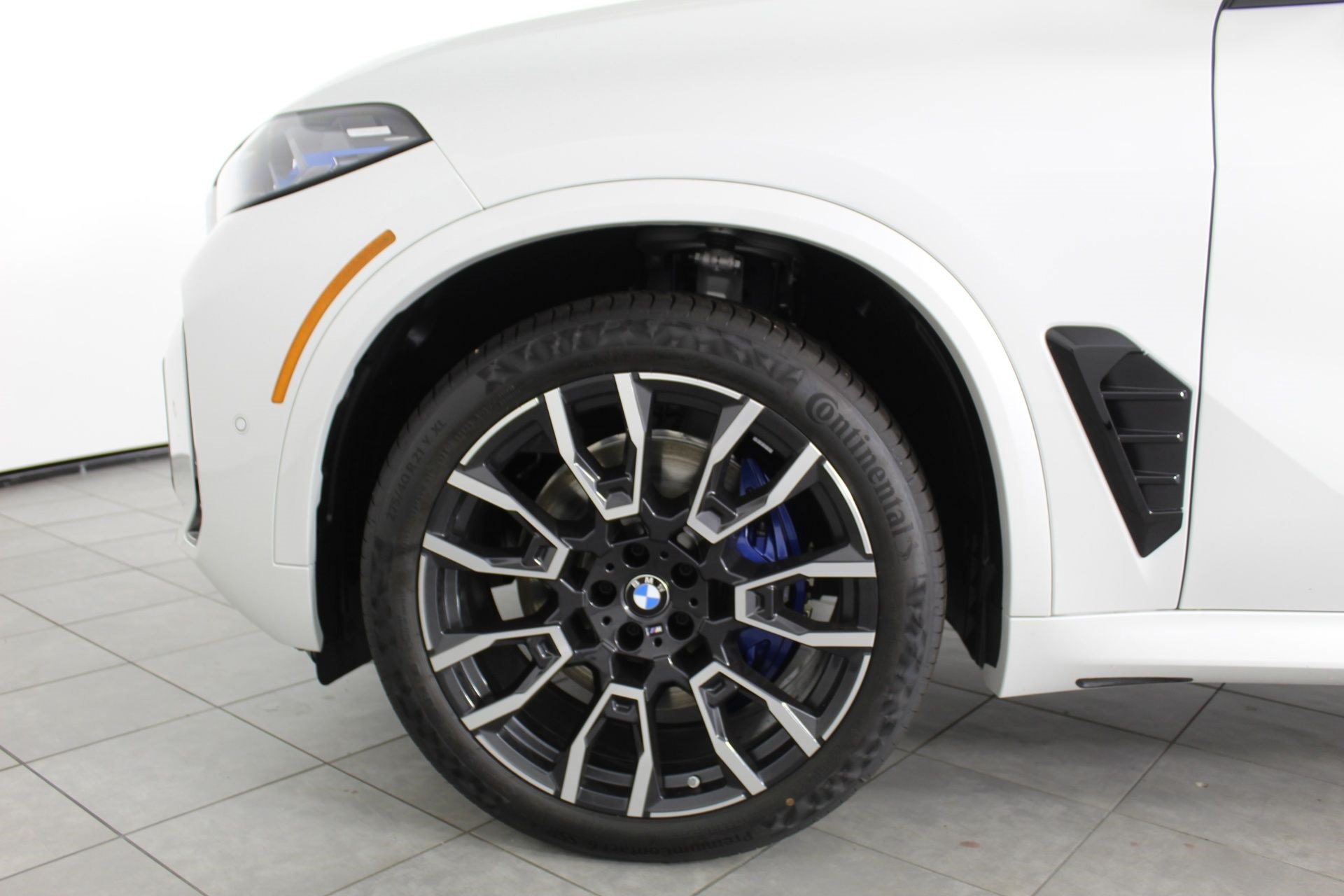 Used 2026 BMW X5 xDrive40i w/ M Sport Package AWD/4WD image 11