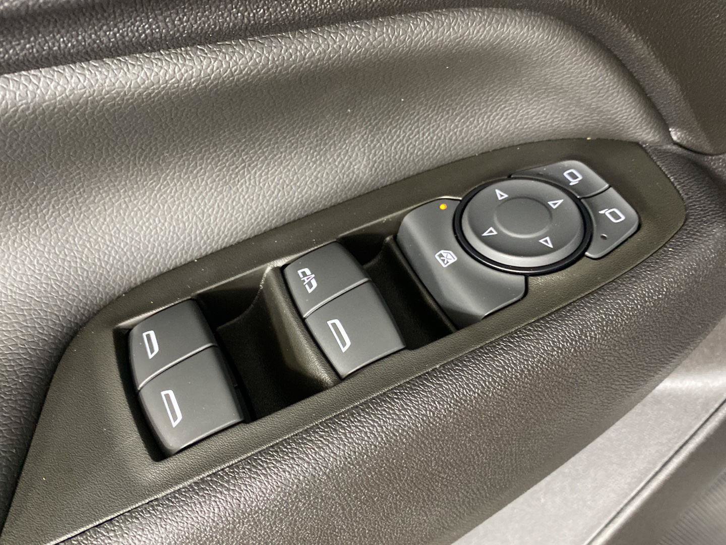 Used 2023 Chevrolet Equinox LT AWD/4WD image 13