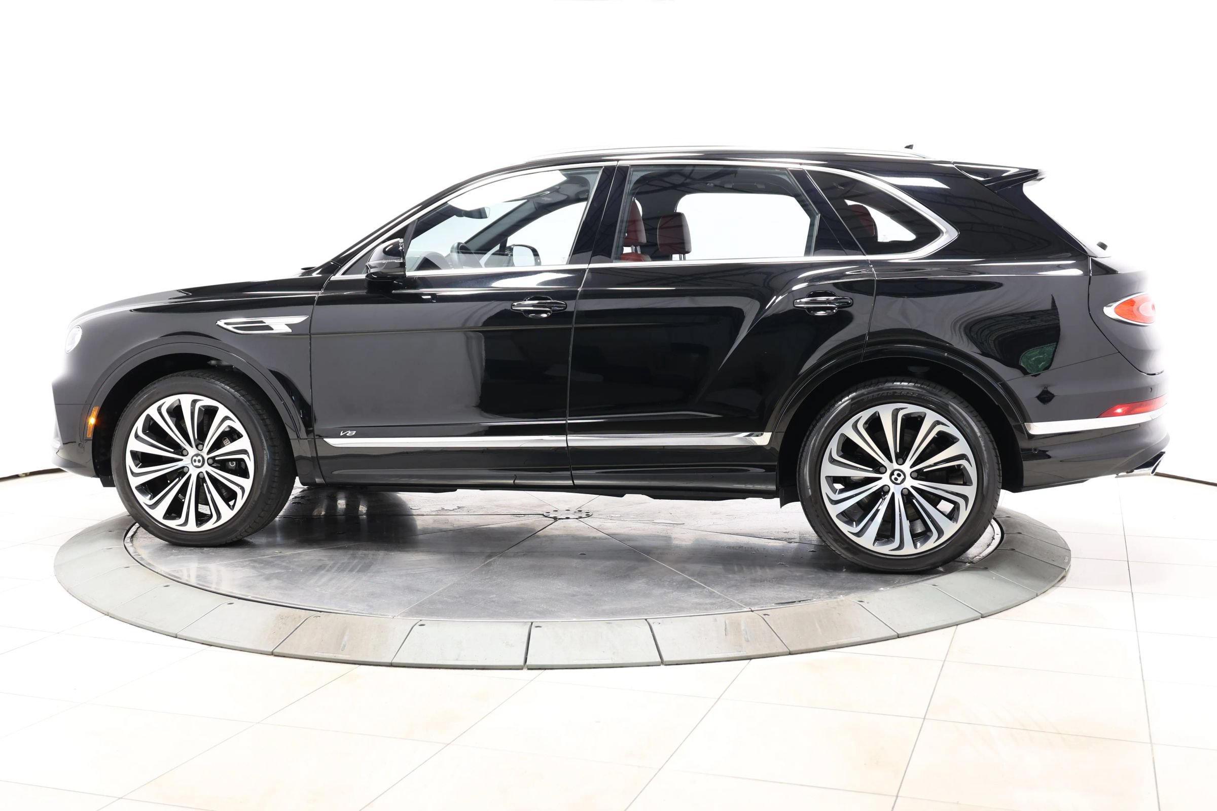 Used 2022 Bentley Bentayga AWD/4WD image 8