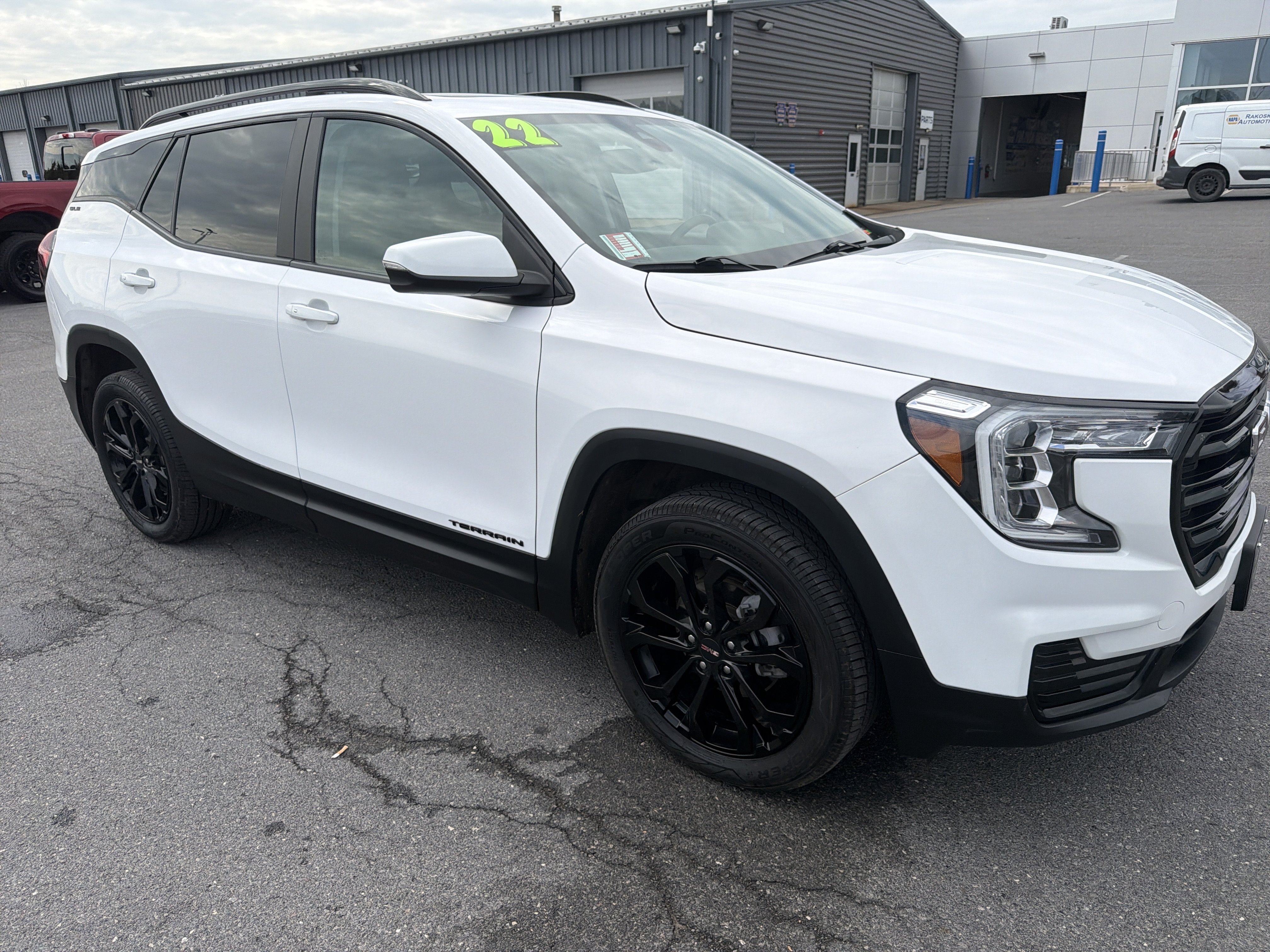 Used 2022 GMC Terrain SLE w/ Driver Convenience Package AWD/4WD image 1