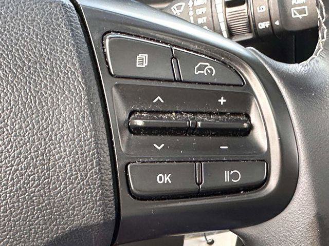 Used 2023 Hyundai Venue SEL FWD image 25