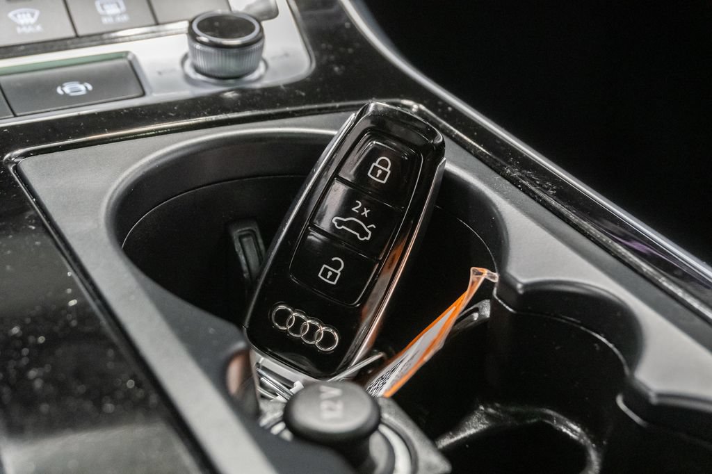 Used 2022 Audi Q8 Premium Plus AWD/4WD image 26