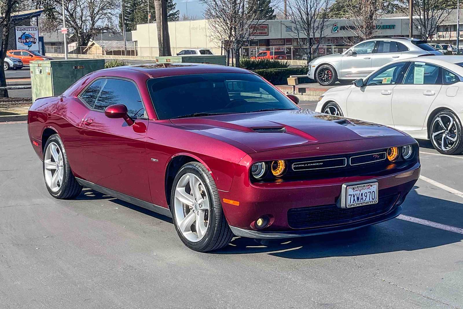 Used 2017 Dodge Challenger R/T image 5