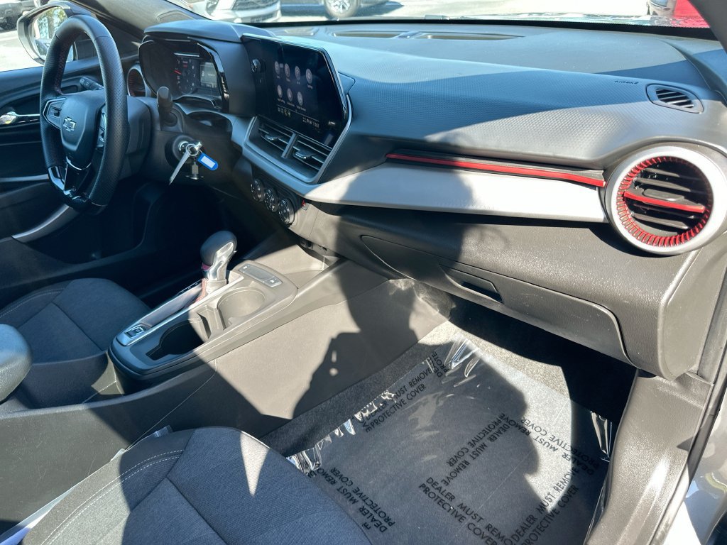 Certified 2024 Chevrolet Trax RS FWD image 27
