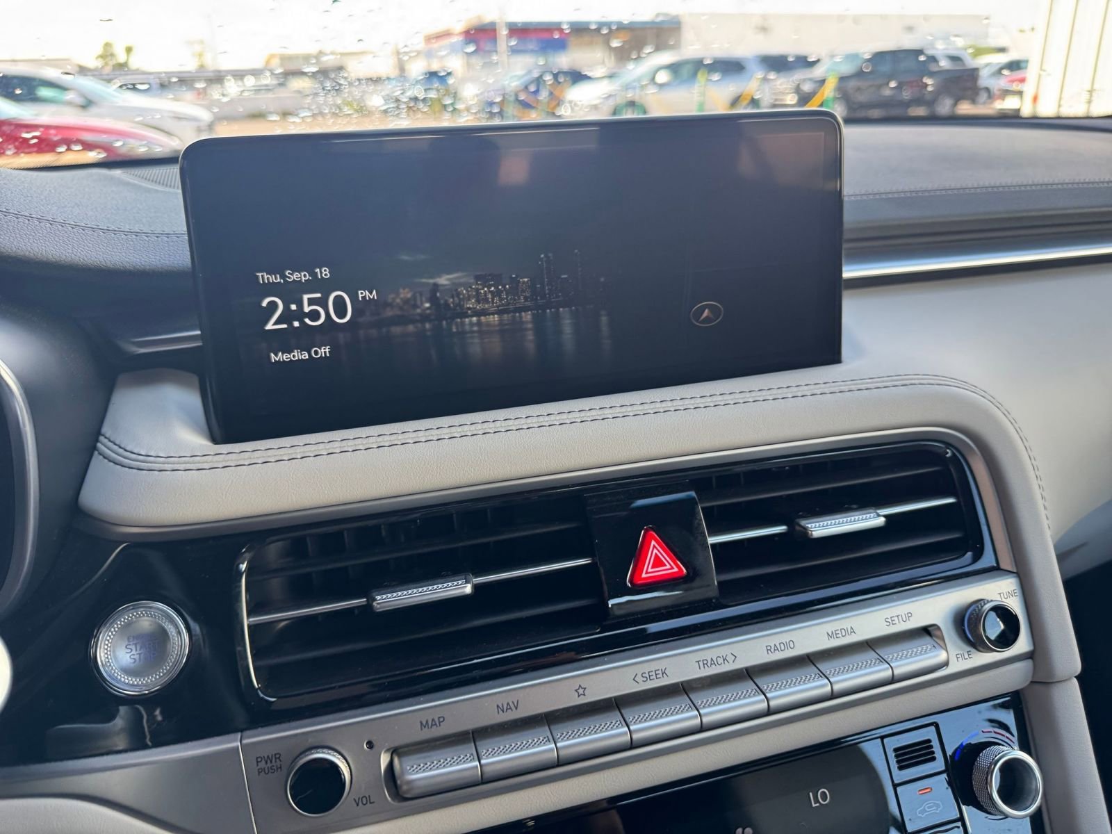 Used 2025 Genesis G70 2.5T image 21