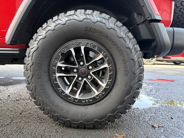 Used 2025 Jeep Wrangler Unlimited Rubicon AWD/4WD image 9