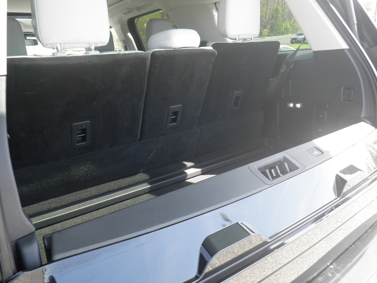 Certified 2025 Ford Expedition Platinum image 25