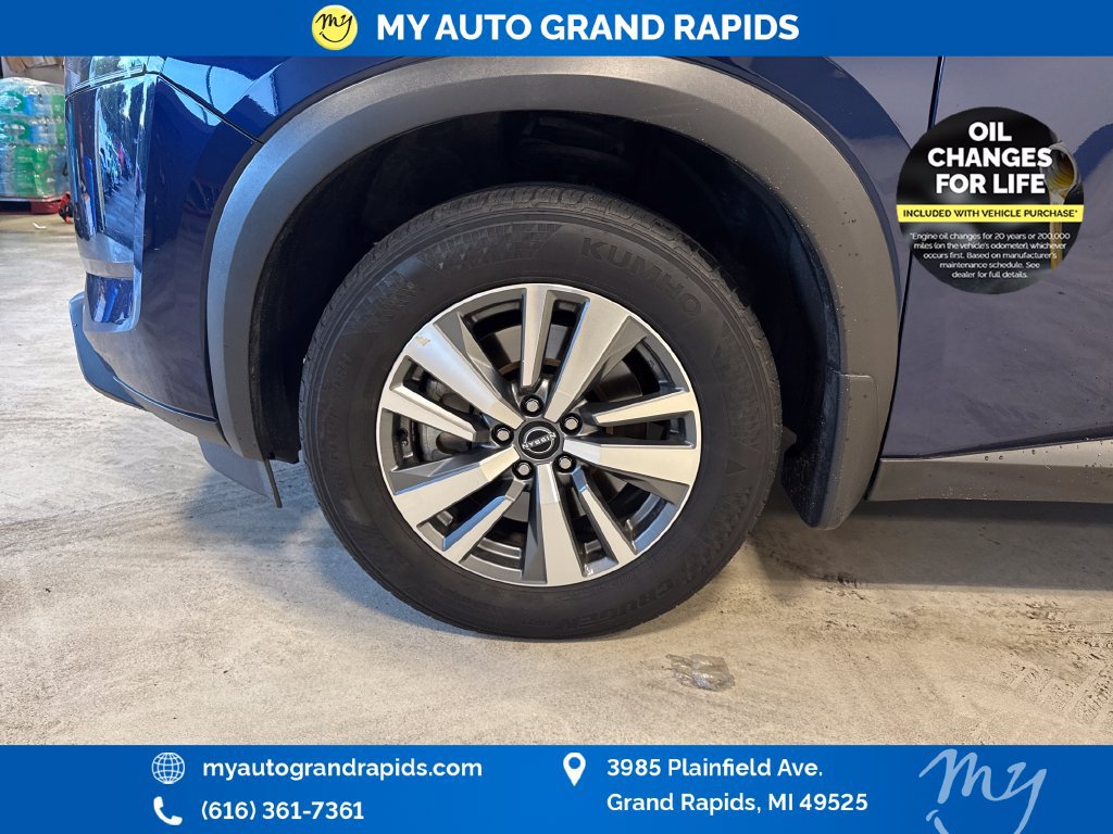 Used 2025 Nissan Pathfinder SL AWD/4WD image 30