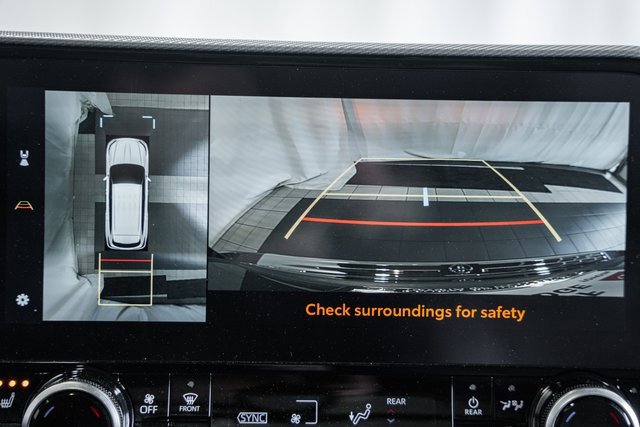 Used 2024 Toyota Highlander Platinum image 46