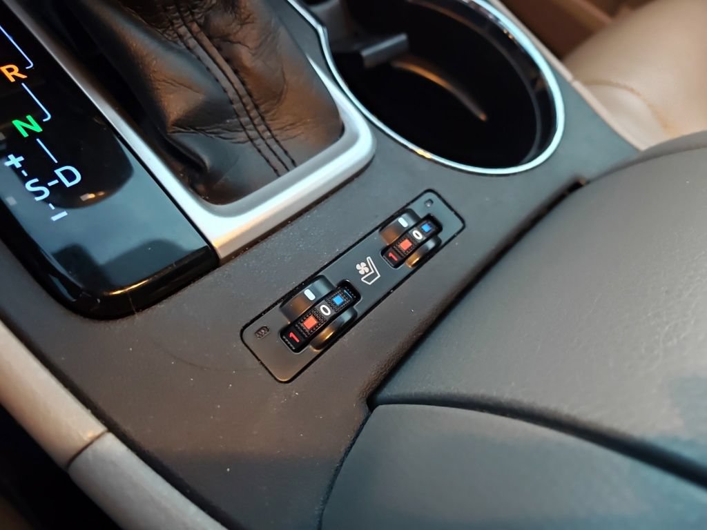 Used 2018 Toyota Highlander Limited AWD/4WD image 10