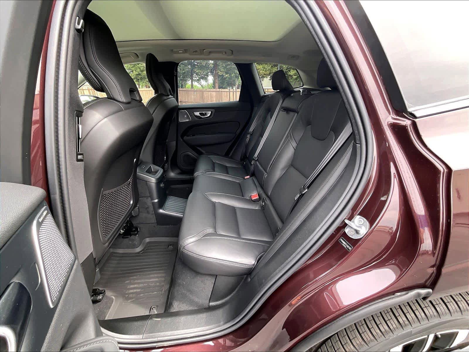 New 2026 Volvo XC60 T8 Ultra w/ Climate Package AWD/4WD image 12