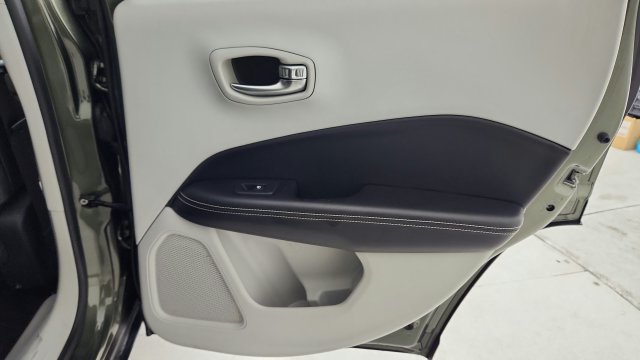 Used 2019 Jeep Compass Latitude FWD image 52