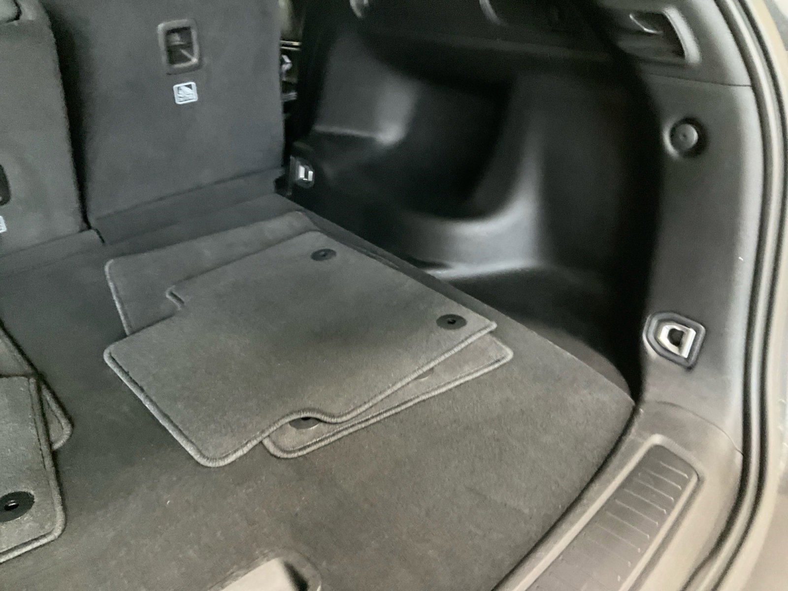 Used 2025 Jeep Grand Cherokee Laredo w/ Luxury Tech Group I image 25