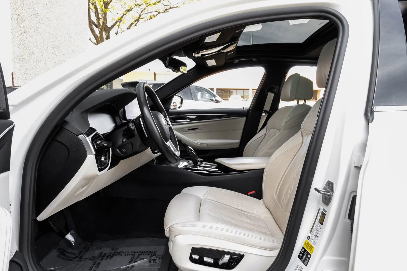 Used 2021 BMW 540i xDrive 540i xDrive Sedan 4D w/ Executive Package image 3