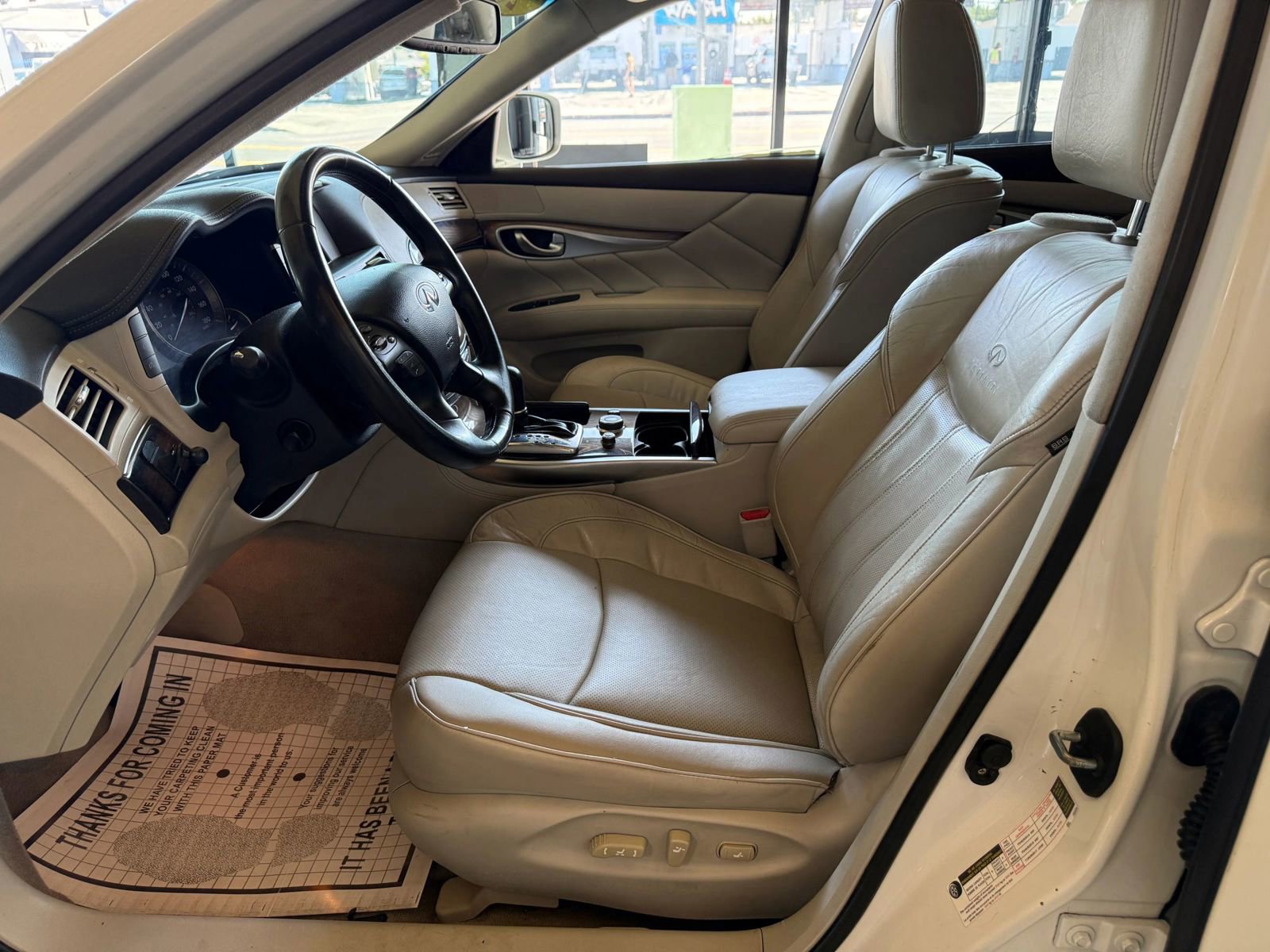 Used 2011 INFINITI M37 w/ Deluxe Touring Pkg RWD image 9