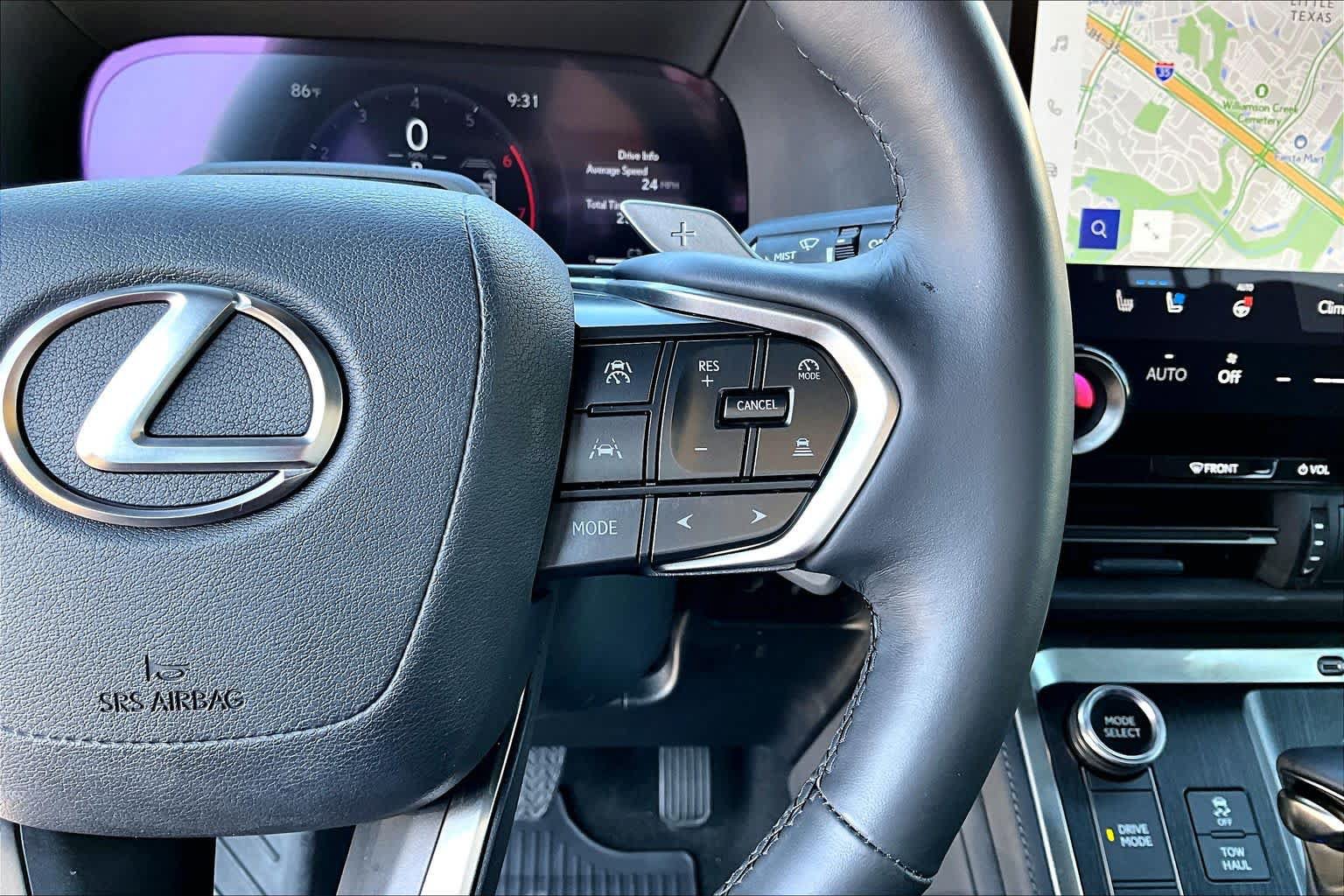 Used 2025 Lexus GX 550 w/ Accessory Package (2T) AWD/4WD image 25