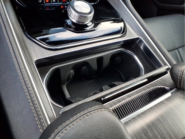 Used 2024 Jeep Wagoneer Series II RWD image 28