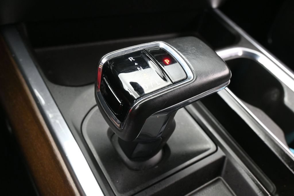 Used 2024 Chevrolet Silverado 1500 High Country w/ Technology Package AWD/4WD image 31