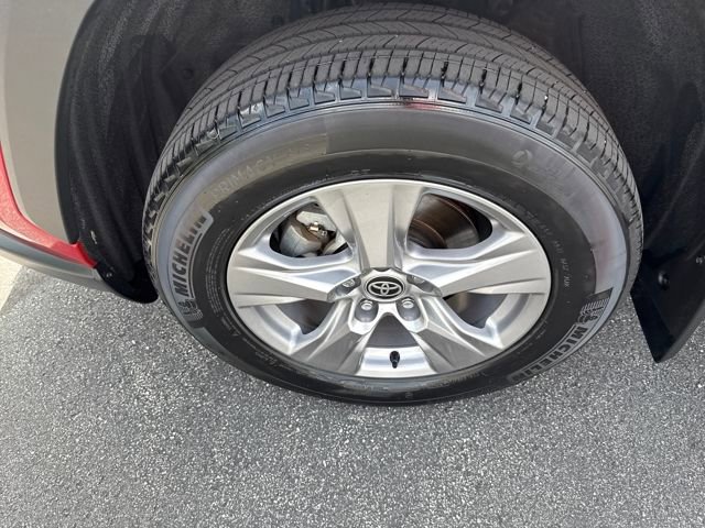 Used 2022 Toyota RAV4 XLE image 26