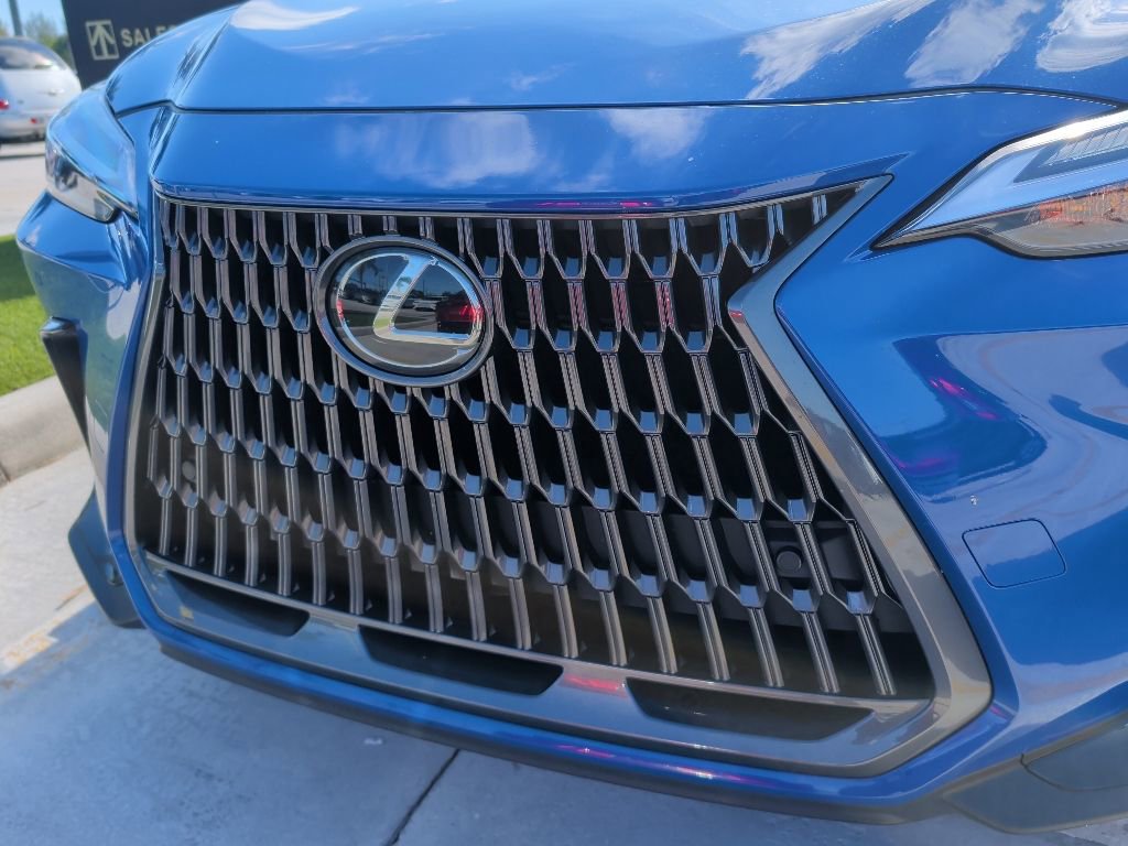Used 2025 Lexus NX 350h AWD w/ Accessory Package (Z2) image 5