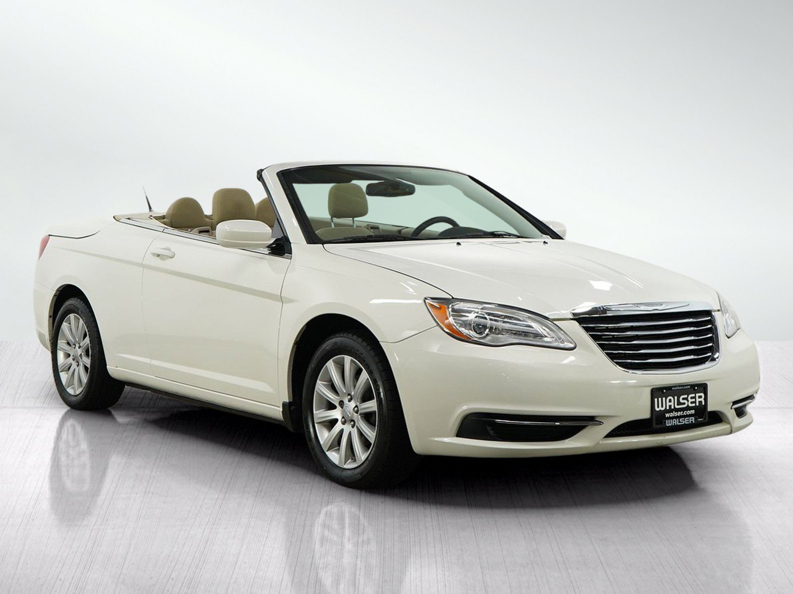 Used 2011 Chrysler 200 Touring FWD image 7