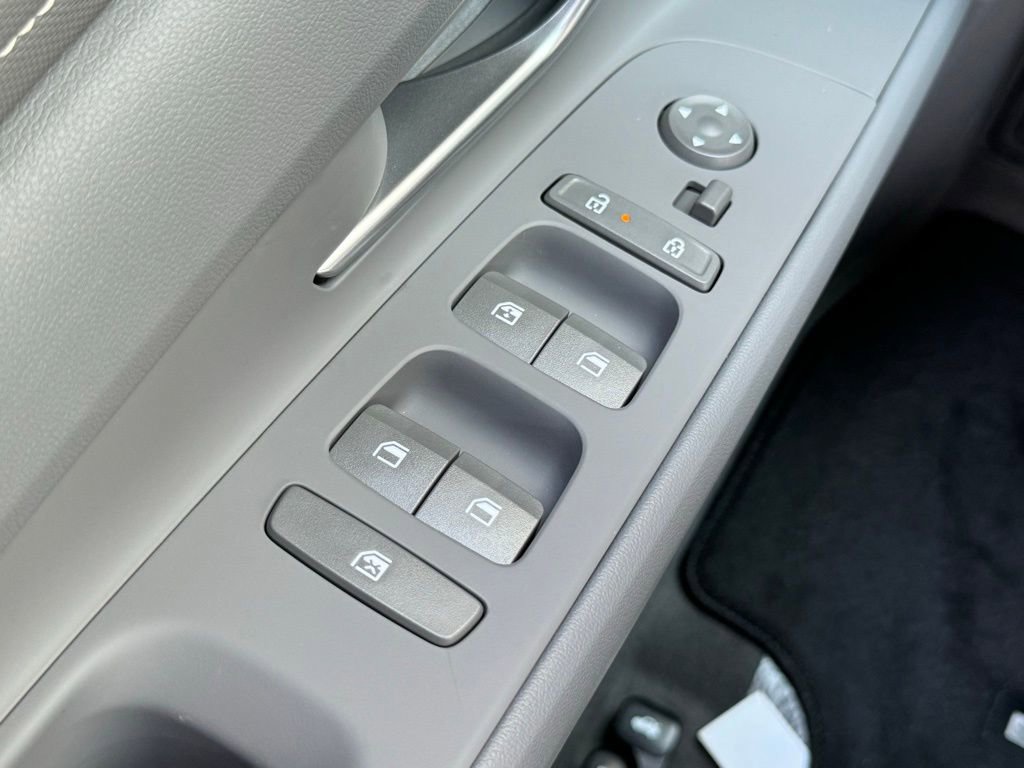 New 2025 Hyundai Elantra SEL image 24
